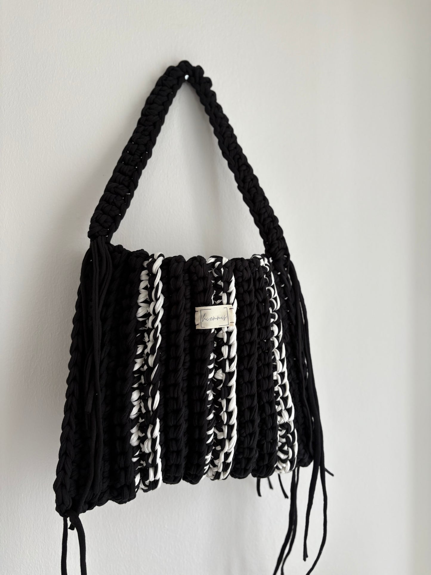 Crochet Bag ,APRIL‘ • Häkeltasche • Schwarz Weiß