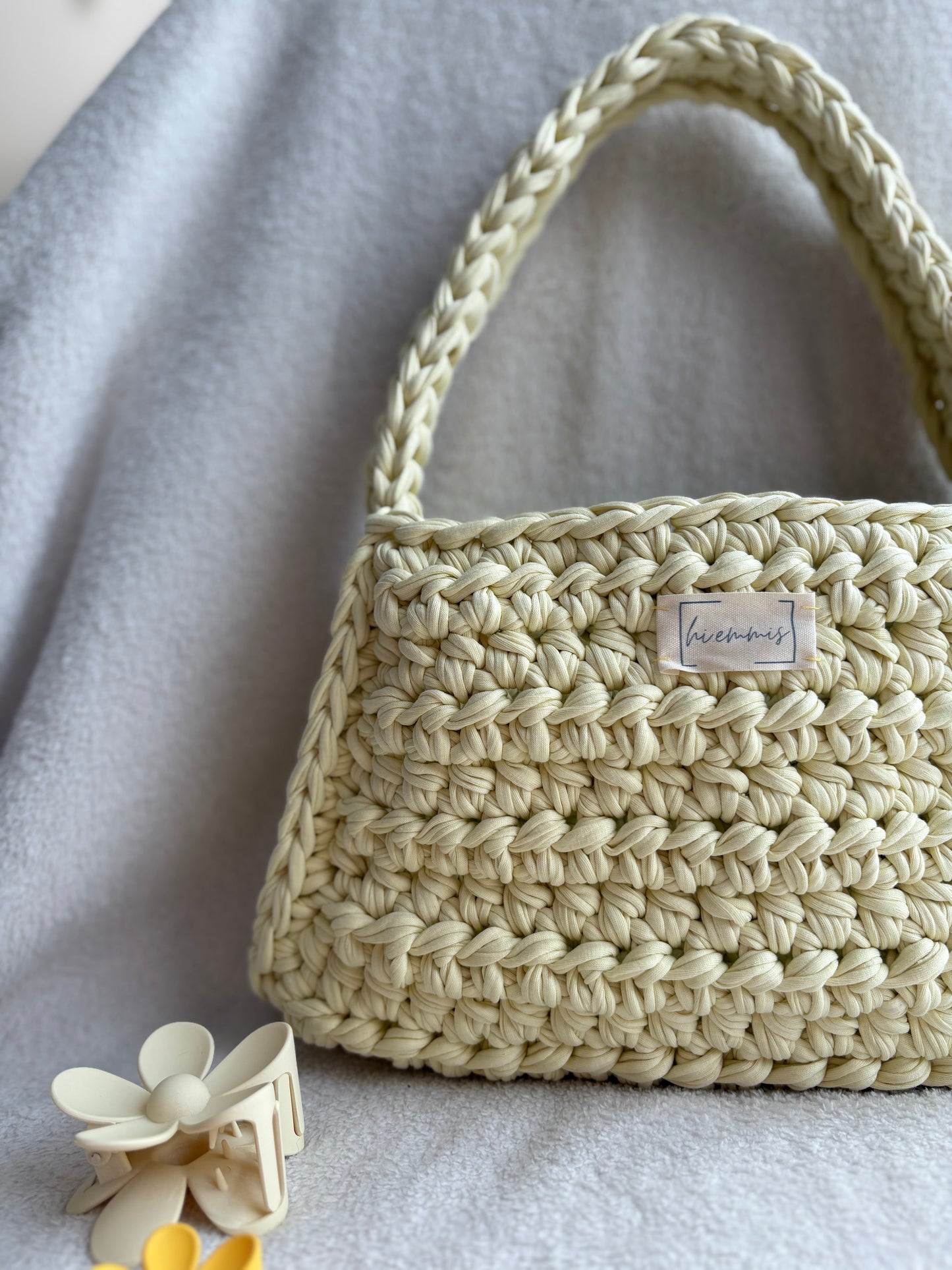 Crochet Bag ,COCŒ‘• Häkeltasche • Trapez• butter yellow