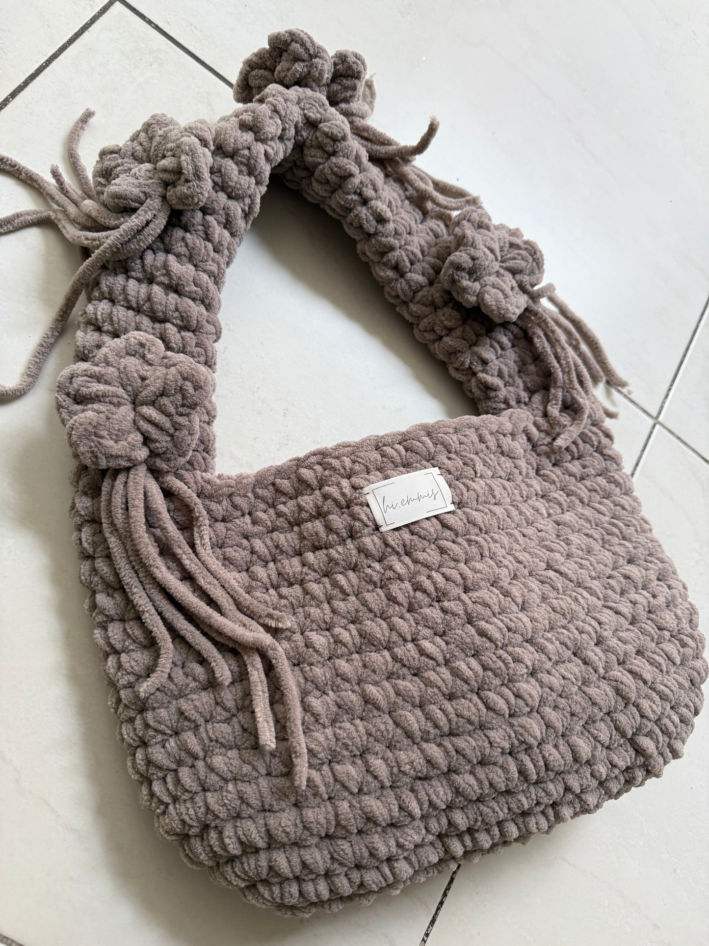 Crochet Bag ,EMMA‘ • Häkeltasche • Medium • Taupe Plüsch