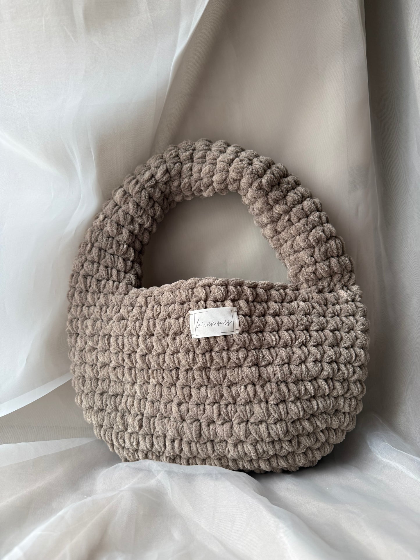 Crochet Bag ,EMMA‘ • Häkeltasche • klein• Taupe Plüsch