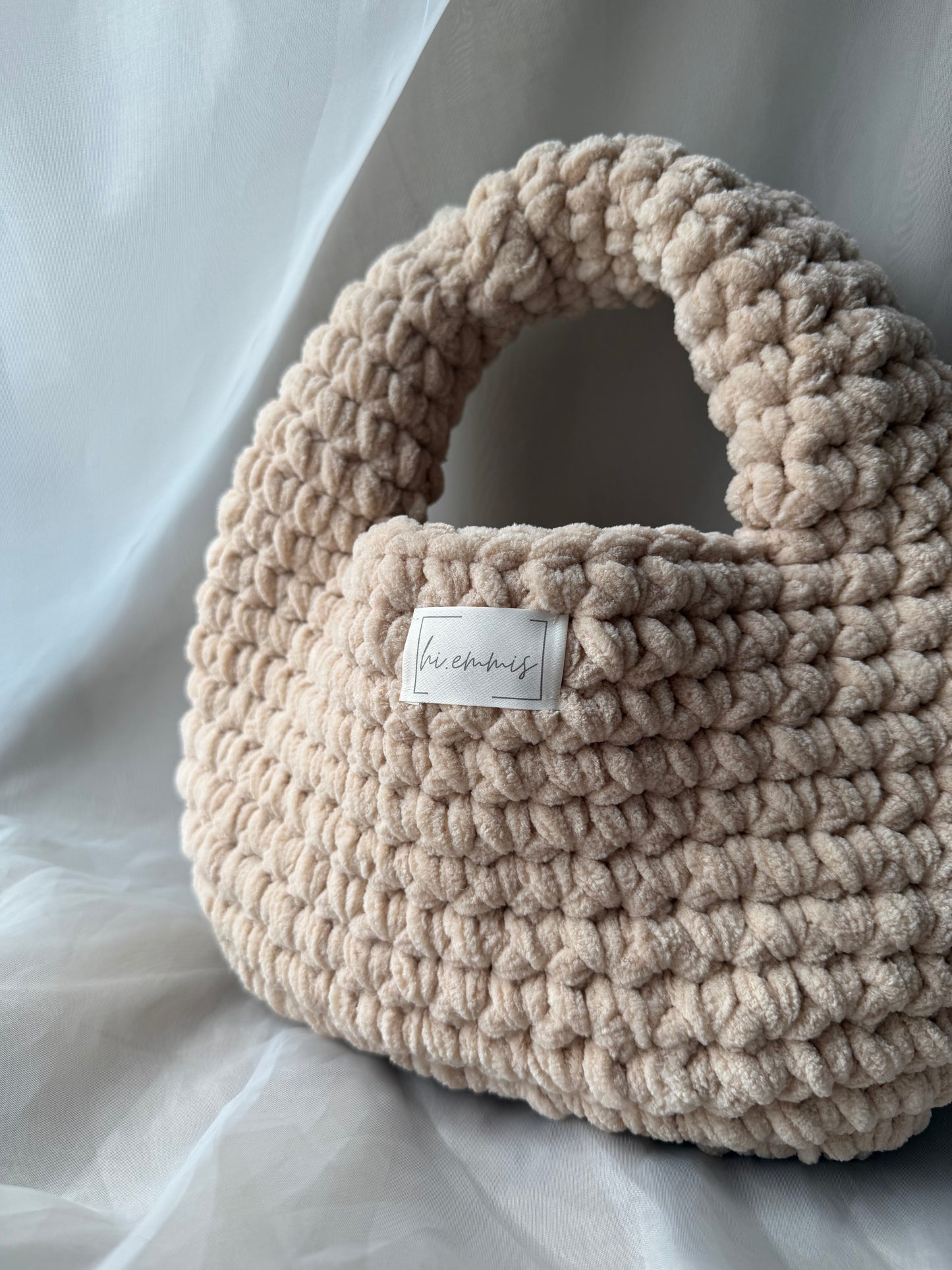 Crochet Bag ,EMMA‘ • Häkeltasche • klein• Beige Plüsch