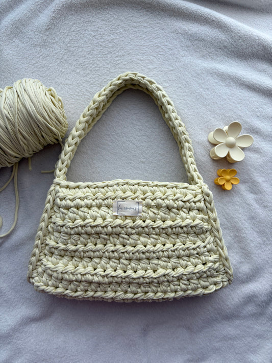 Crochet Bag ,COCŒ‘• Häkeltasche • Trapez• butter yellow