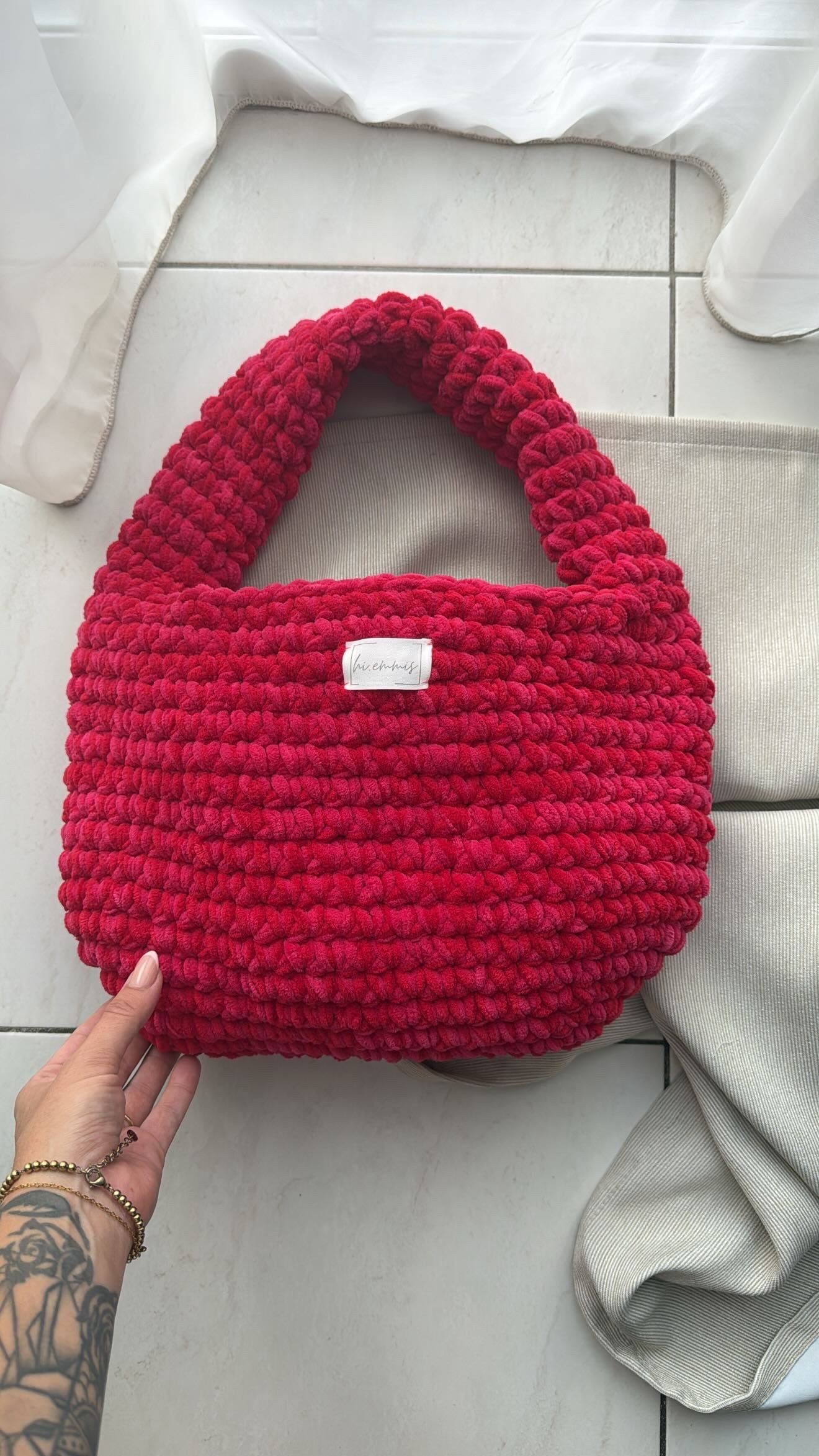 Crochet Bag ,EMMA‘ • Häkeltasche • Medium • Rot/Pink Plüsch