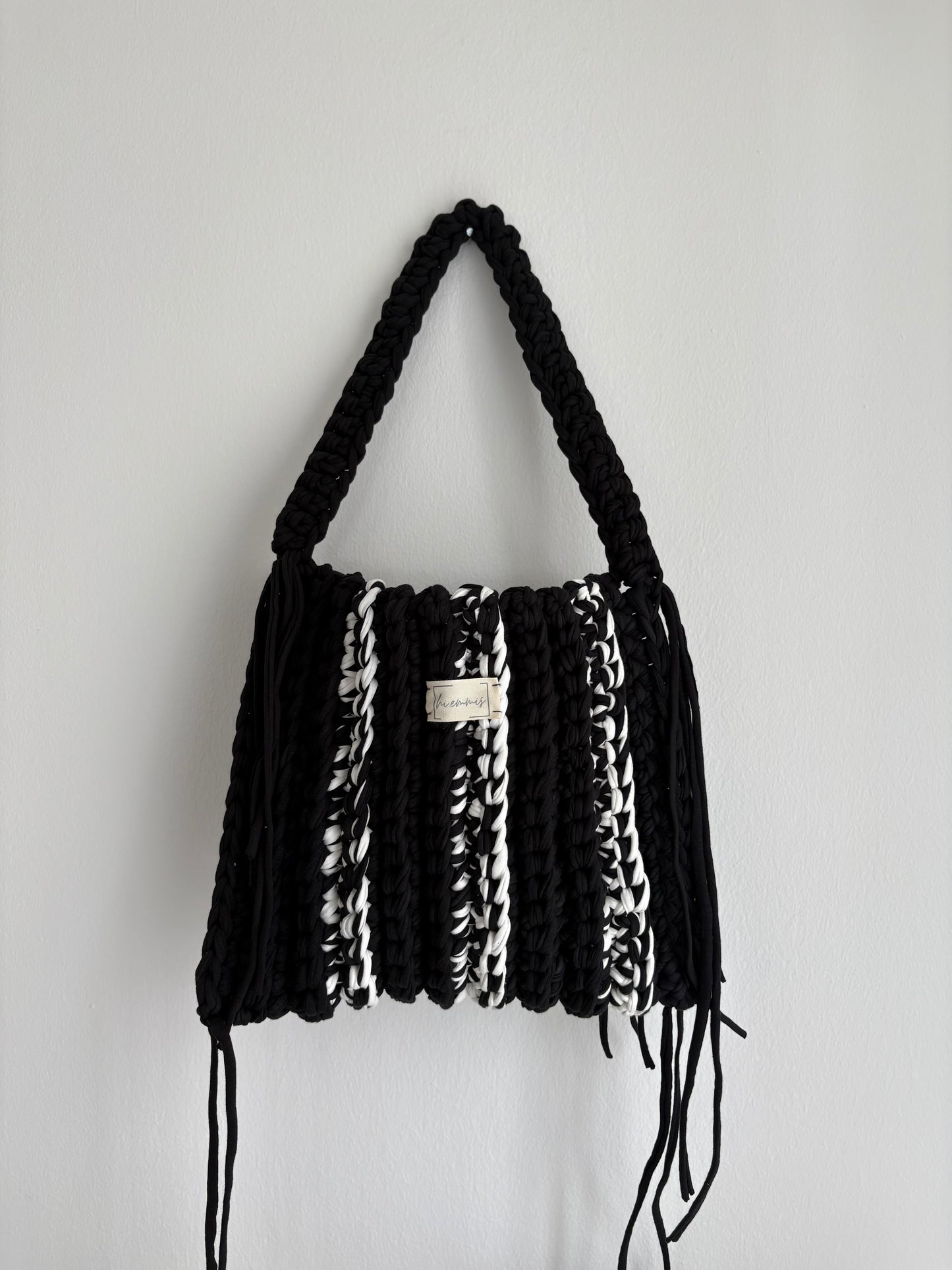 Crochet Bag ,APRIL‘ • Häkeltasche • Schwarz Weiß